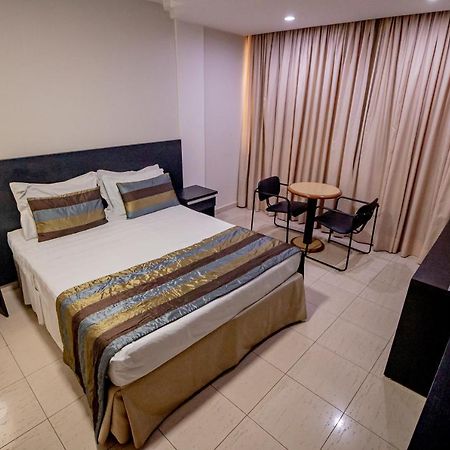 Like Ue Hotel Goiânia Eksteriør billede