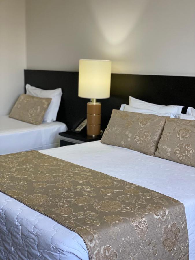 Like Ue Hotel Goiânia Eksteriør billede