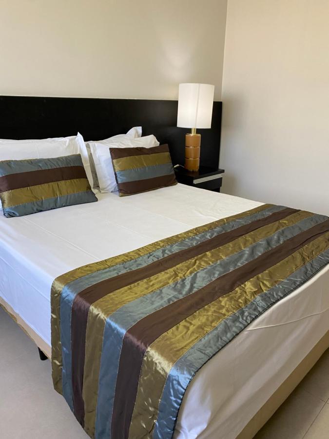 Like Ue Hotel Goiânia Eksteriør billede
