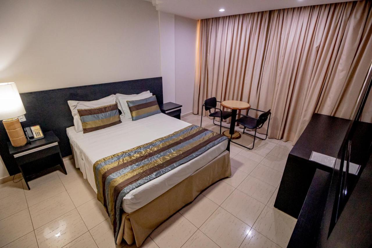 Like Ue Hotel Goiânia Eksteriør billede