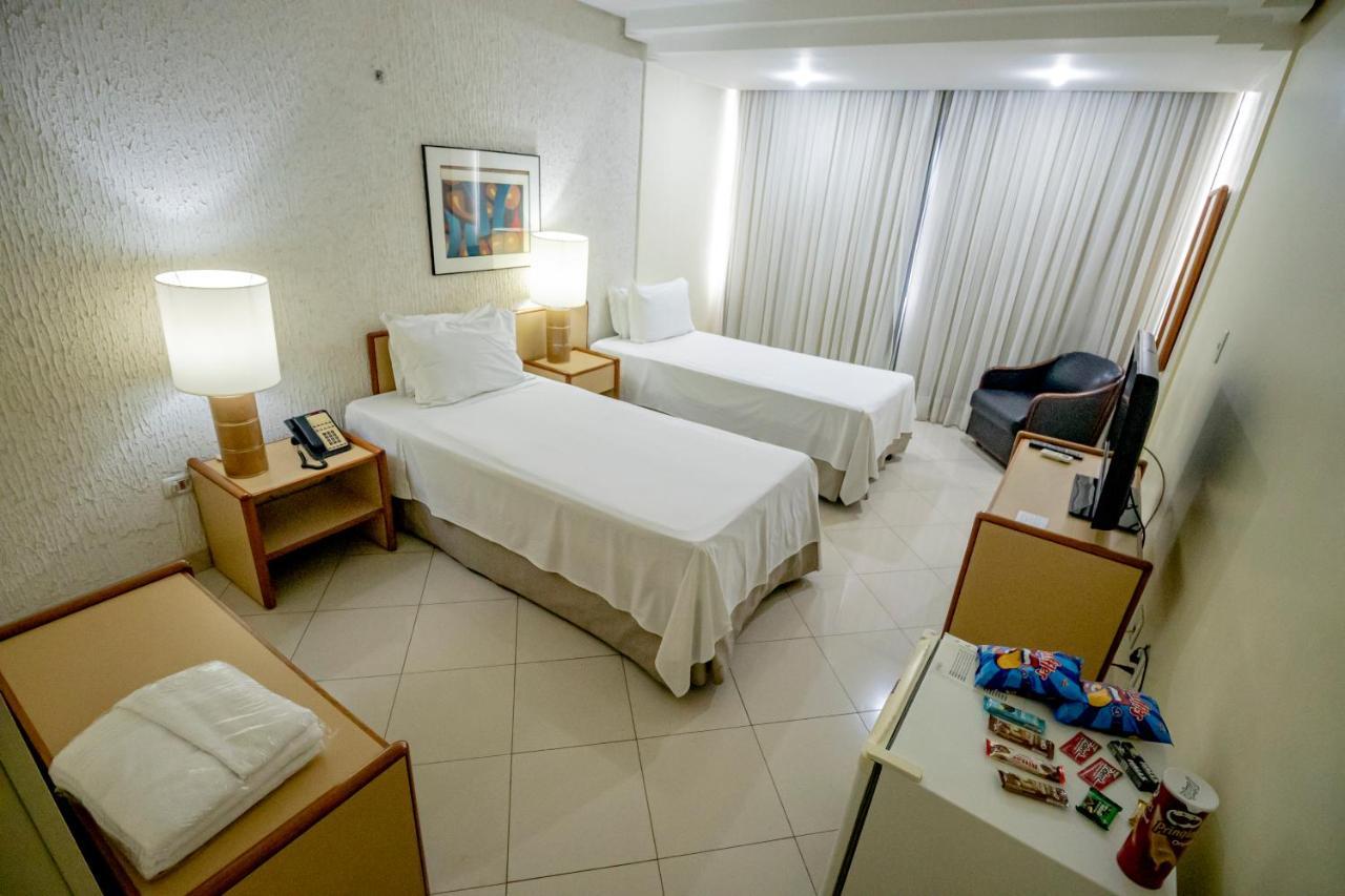 Like Ue Hotel Goiânia Eksteriør billede