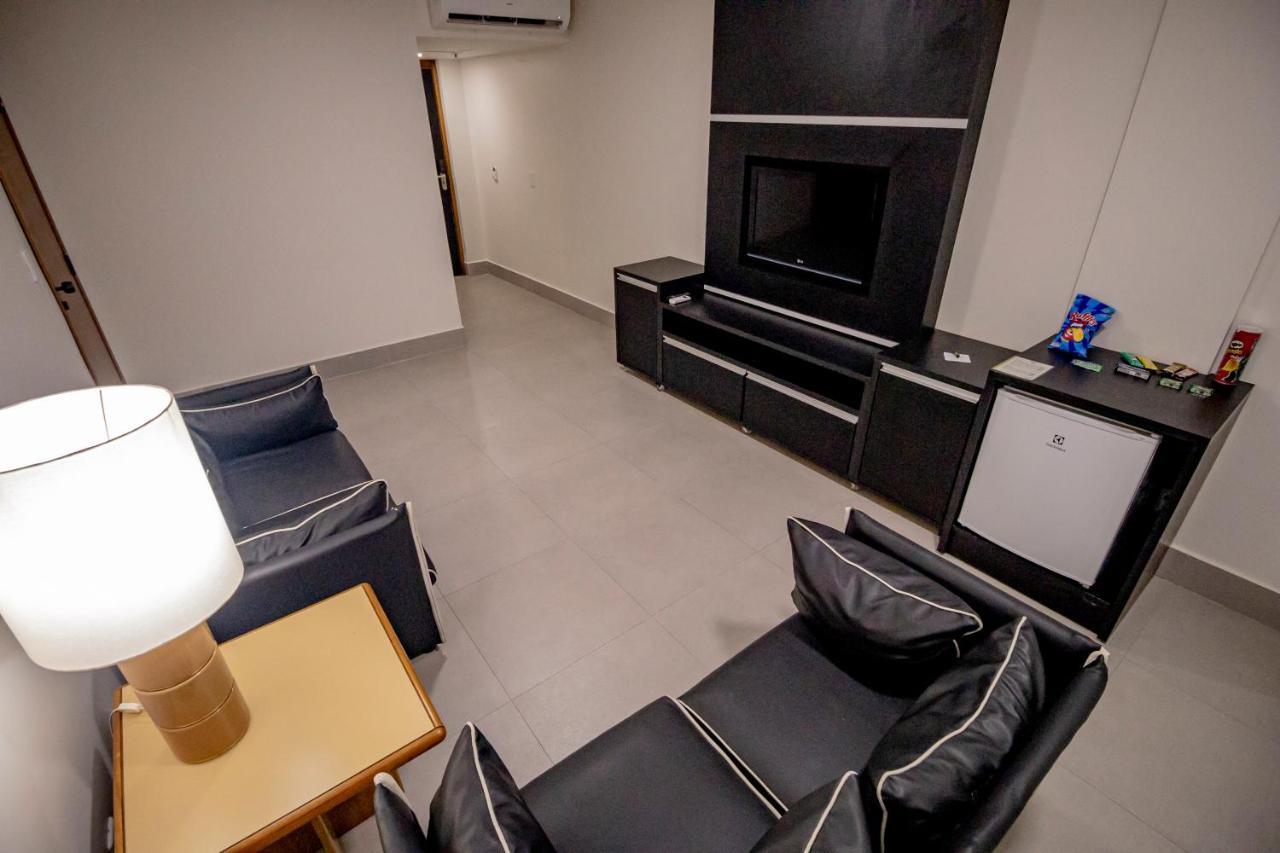 Like Ue Hotel Goiânia Eksteriør billede
