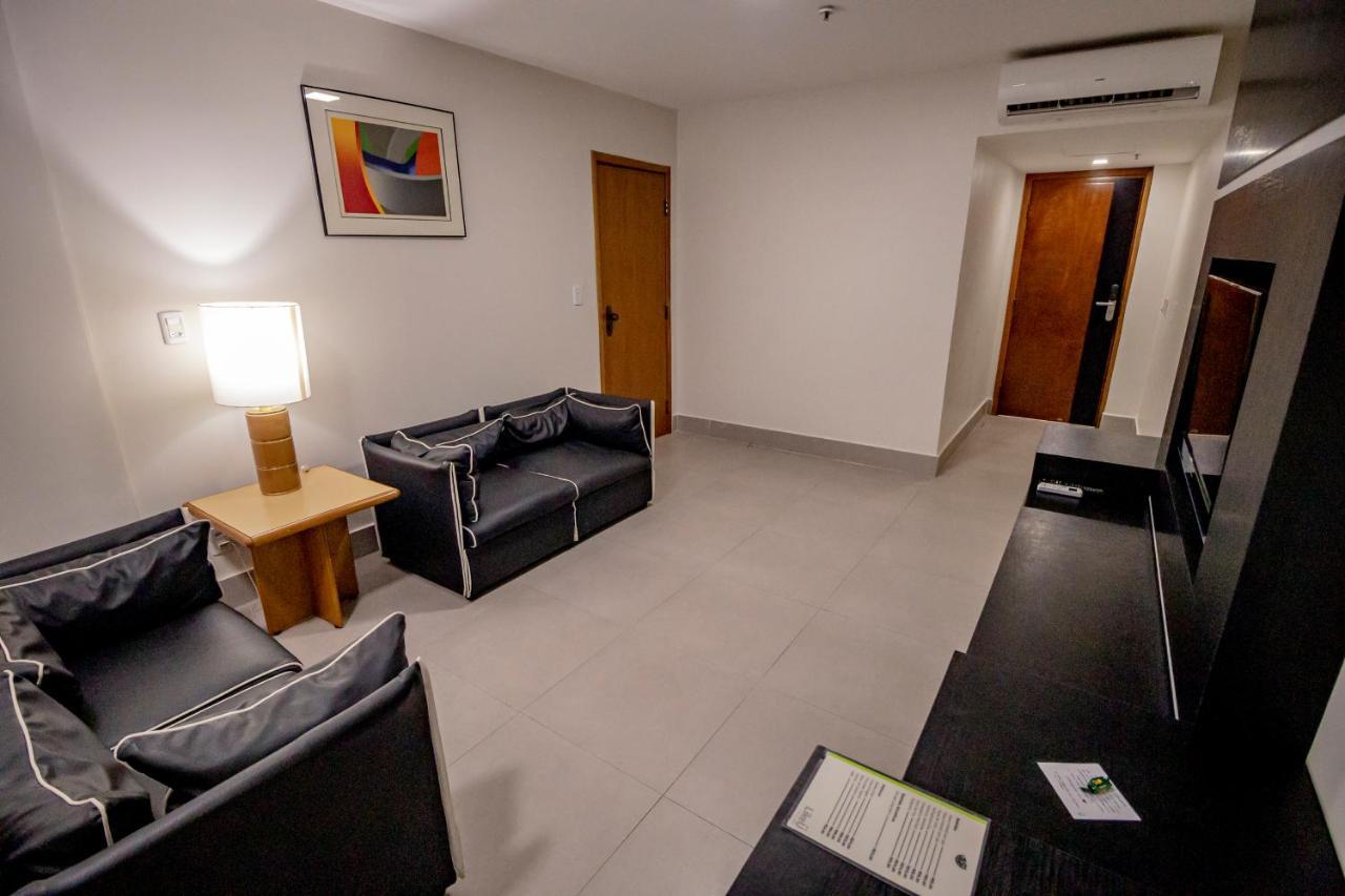 Like Ue Hotel Goiânia Eksteriør billede