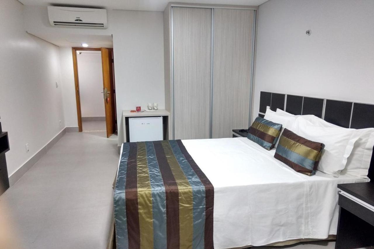 Like Ue Hotel Goiânia Eksteriør billede