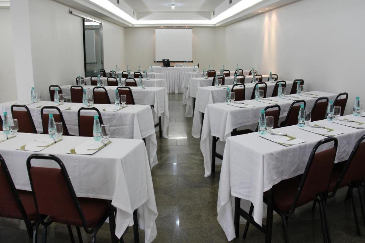 Like Ue Hotel Goiânia Eksteriør billede