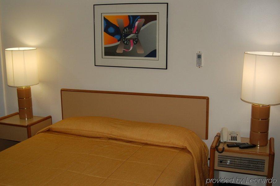 Like Ue Hotel Goiânia Værelse billede