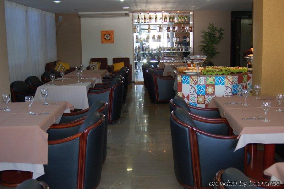 Like Ue Hotel Goiânia Restaurant billede